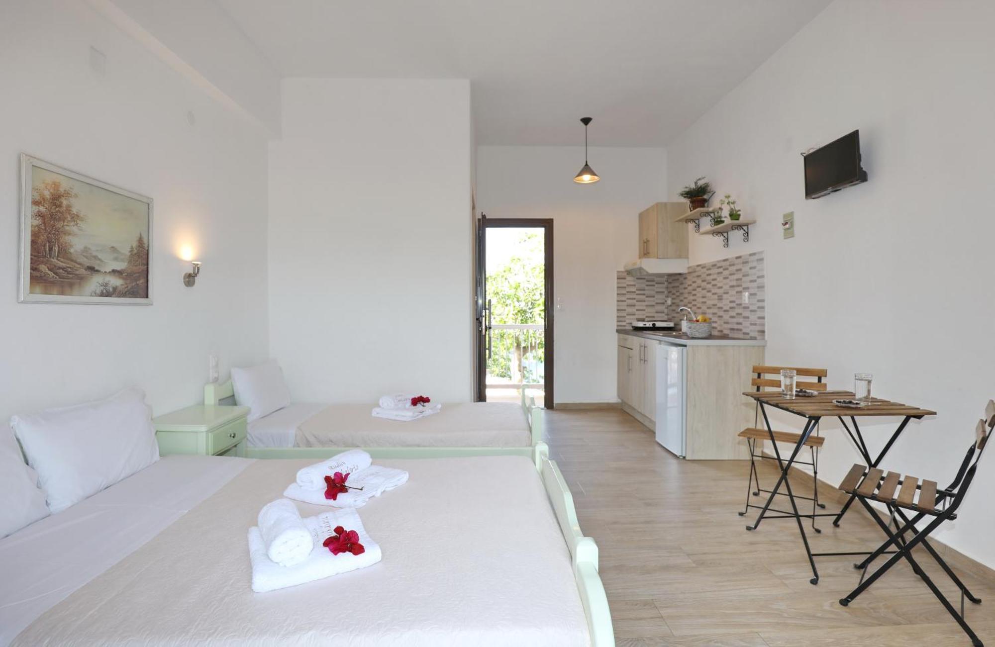 Tsoukalaria Studios Skopelos Town Exterior photo