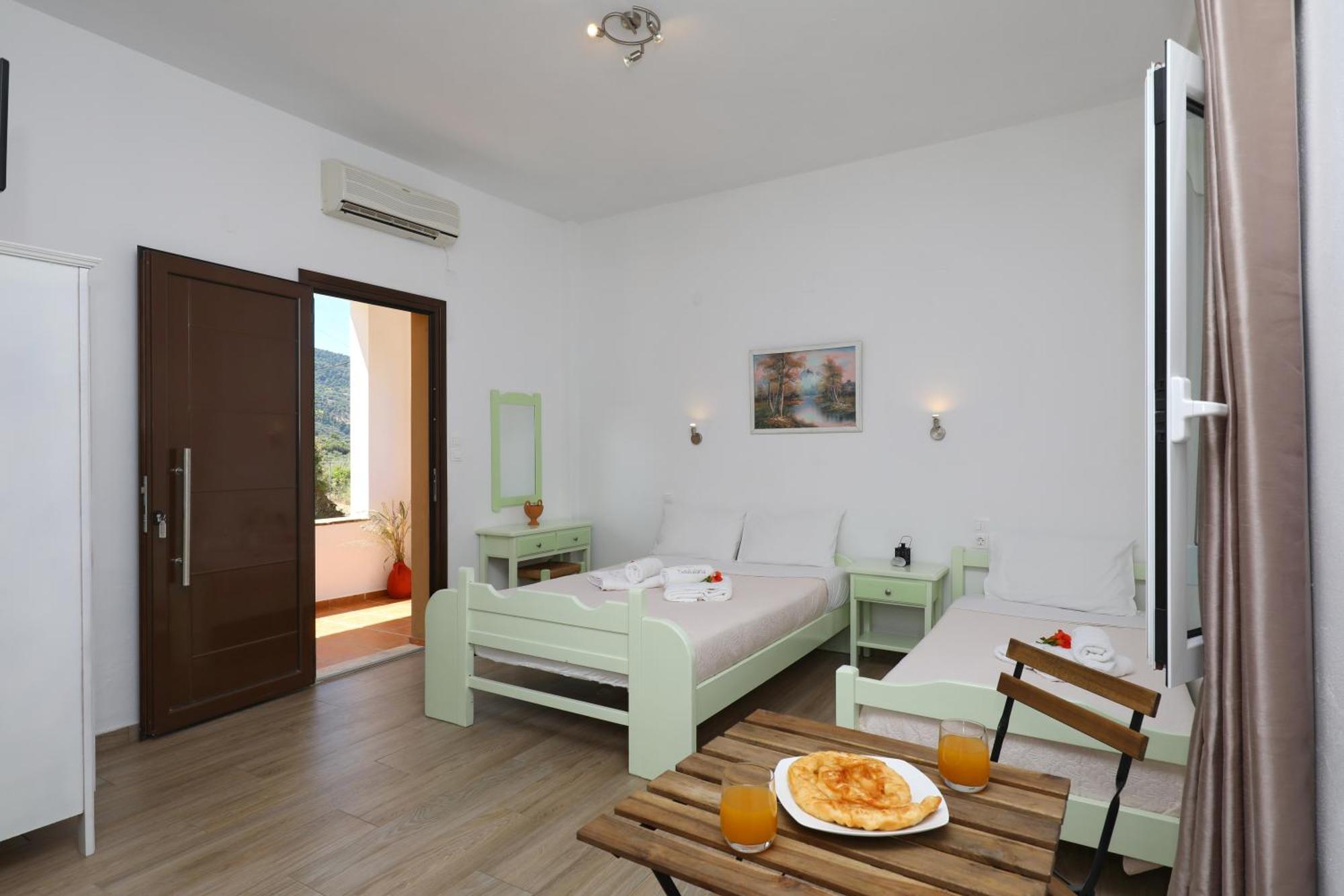 Tsoukalaria Studios Skopelos Town Exterior photo